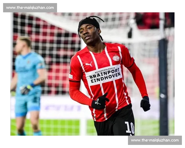 马杜埃凯 GQ 大片曝光！切尔西边锋化身巴黎世家型男